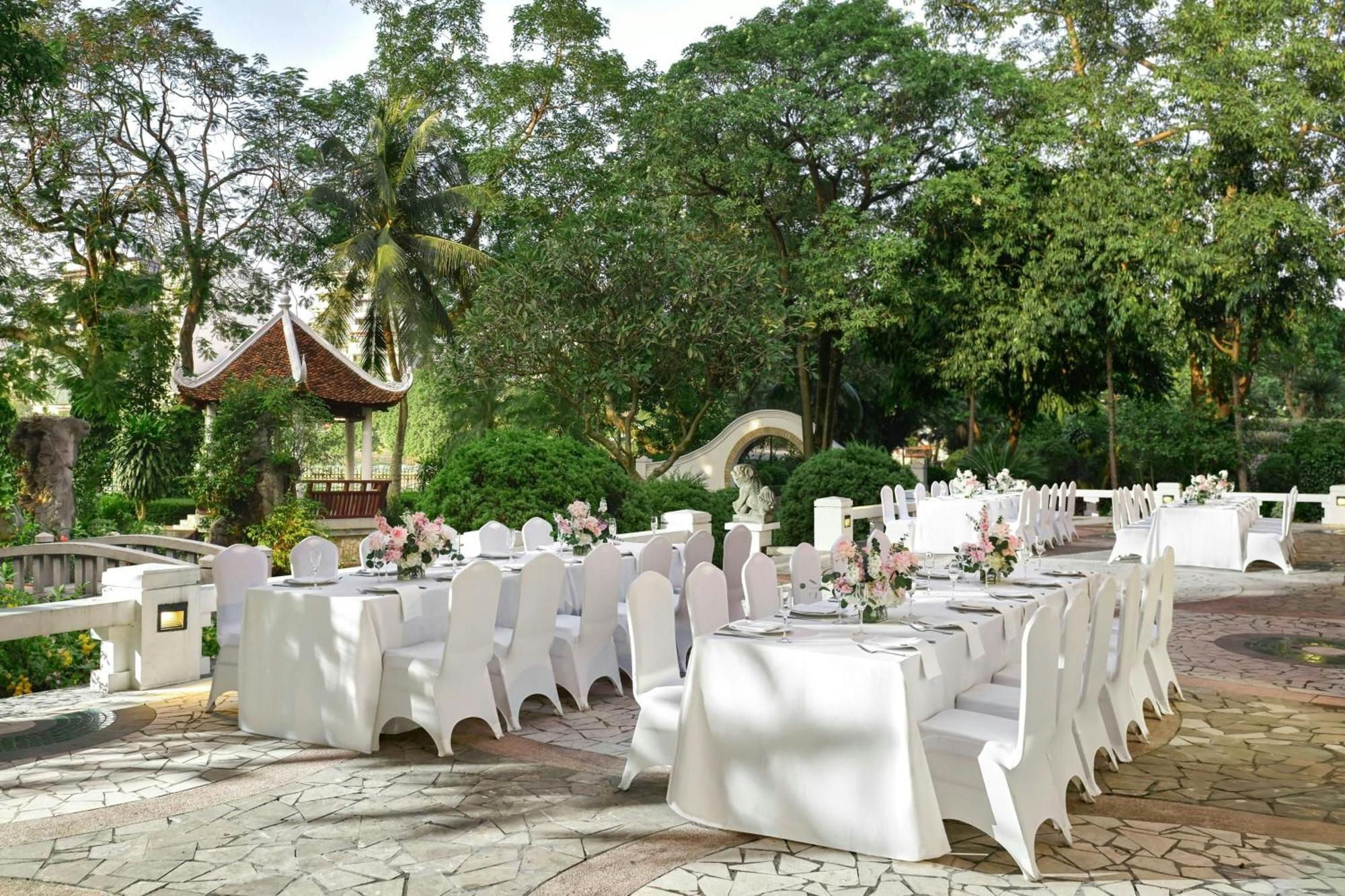 Sheraton Hanoi Hotel Exterior foto