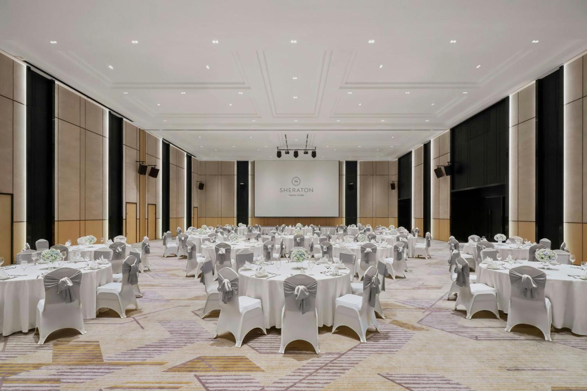 Sheraton Hanoi Hotel Exterior foto