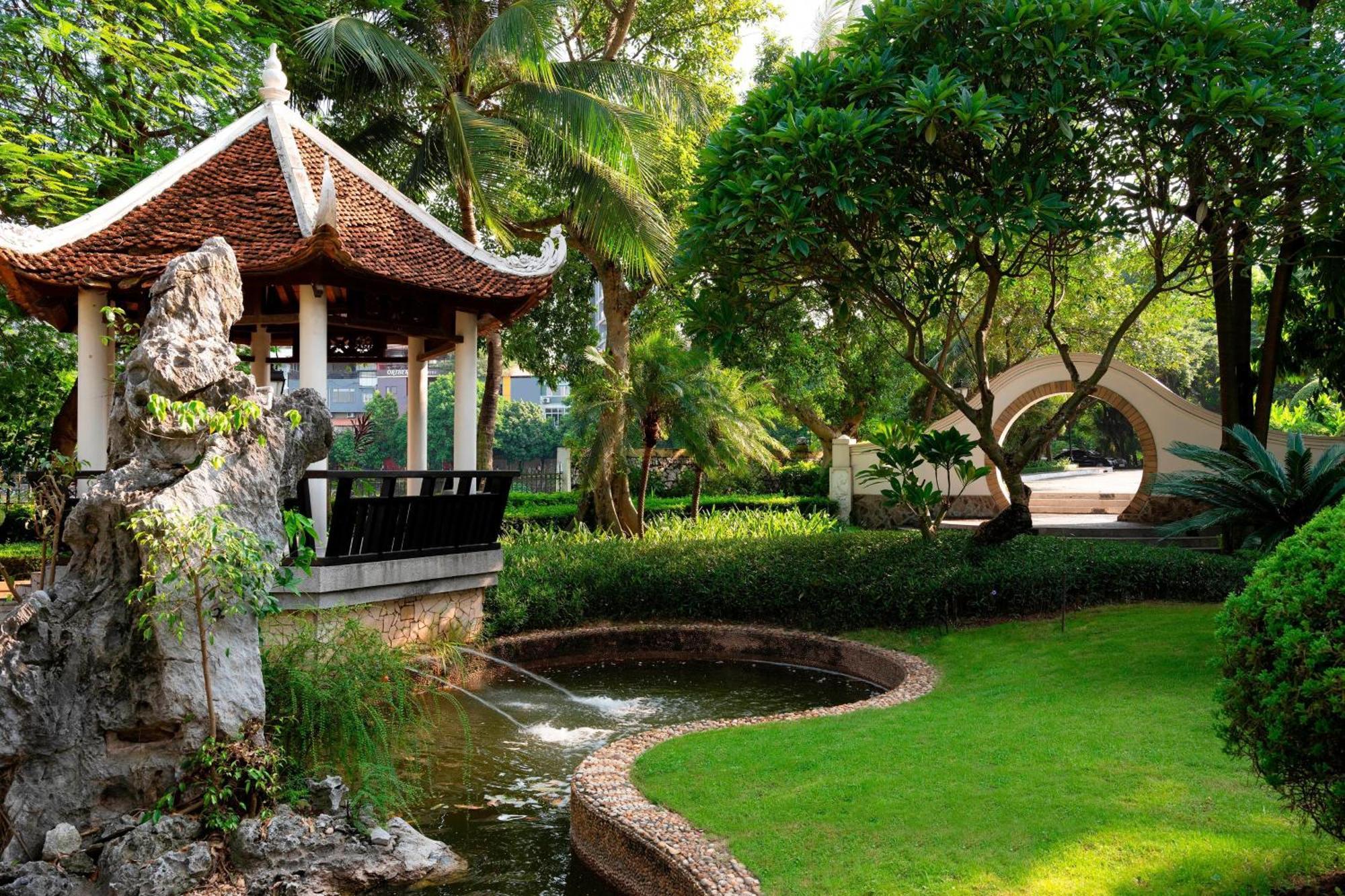 Sheraton Hanoi Hotel Exterior foto